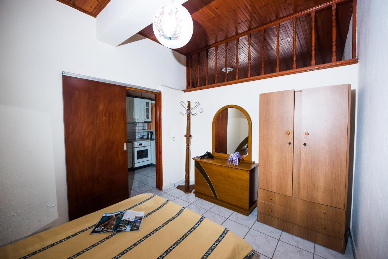 Pantelis Apartments Agios Georgios  Exteriör bild