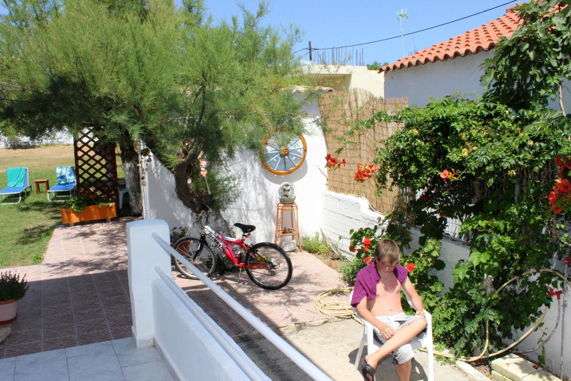 Pantelis Apartments Agios Georgios  Exteriör bild